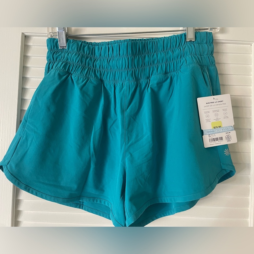 Athleta Girls Run Free 2.5 Shirt. XXL/16